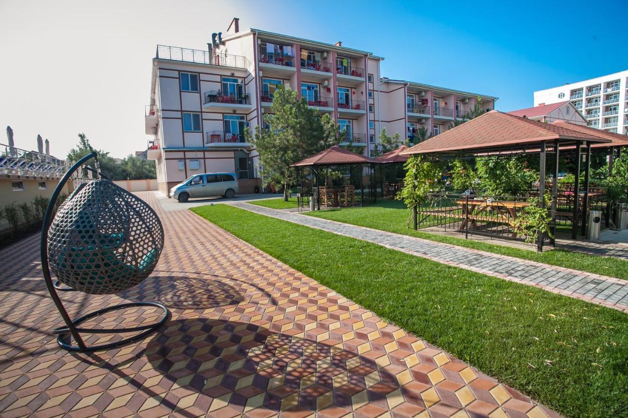 Hotel Natali Zatoka Kültér fotó