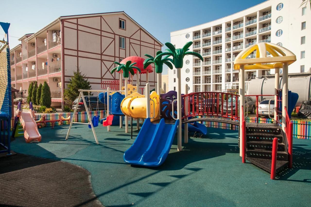 Hotel Natali Zatoka Kültér fotó