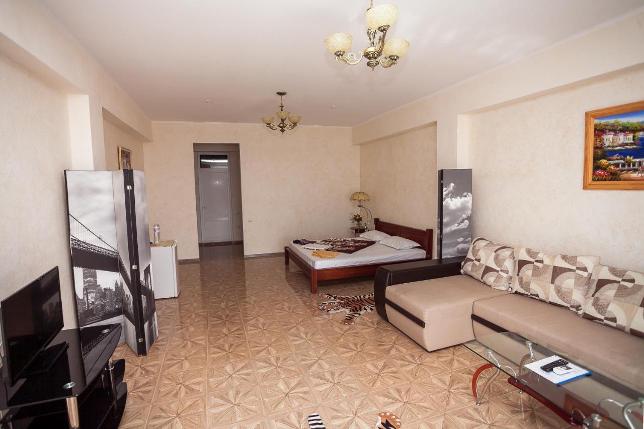 Hotel Natali Zatoka Kültér fotó